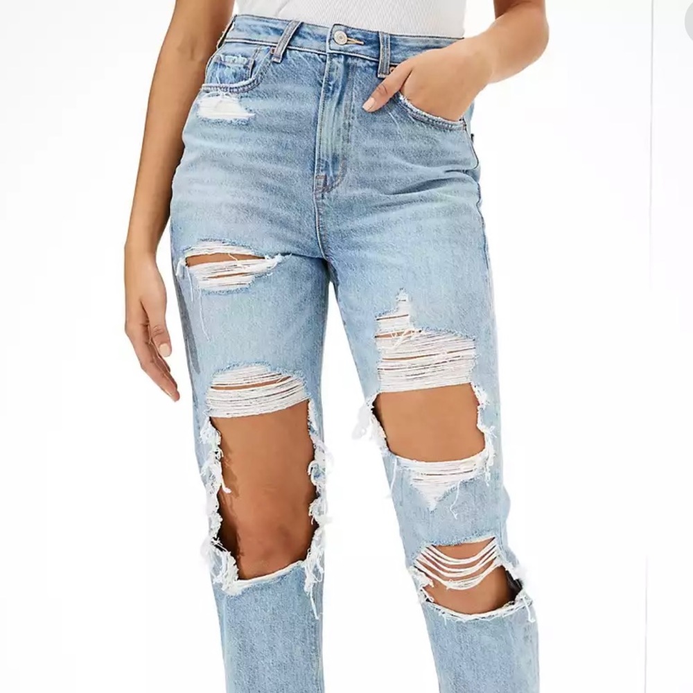 Ripped Highest Waist Mom Jean | American Eagle | size 14 long